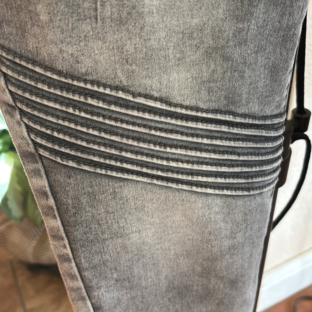 Denim Jeggings - Picture 2 of 7